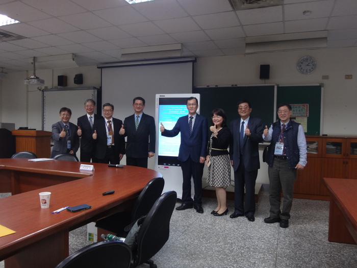 健康產業國際研討會論文發表合照